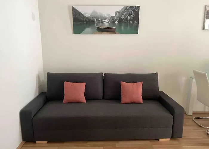 Cosy Near Metro & Center Apartamento